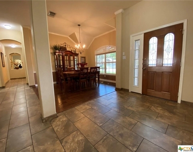 1604 Canyon Oak - Photo Thumbnail 4