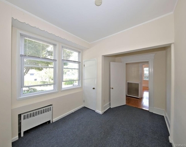 215 Travers Avenue - Photo Thumbnail 7