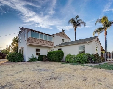 10847 Balboa Blvd - Photo Thumbnail 2