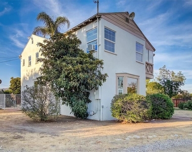 10847 Balboa Blvd - Photo Thumbnail 3