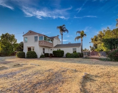 10847 Balboa Blvd - Photo Thumbnail 8