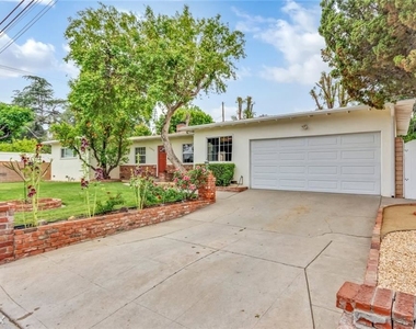 11067 Encino Ave - Photo Thumbnail 7