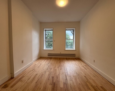 828 Halsey Street - Photo Thumbnail 7