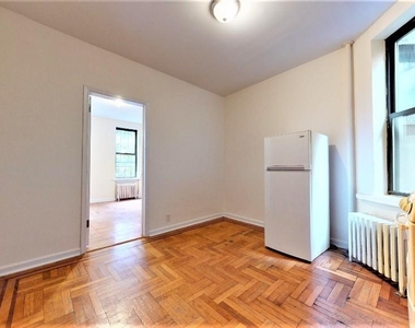 228 East 36 Street - Photo Thumbnail 3