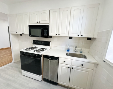 150 West End Avenue - Photo Thumbnail 8