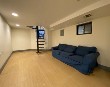 662 Park Place - Photo Thumbnail 7