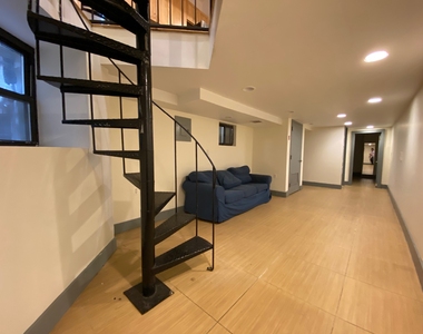 662 Park Place - Photo Thumbnail 10