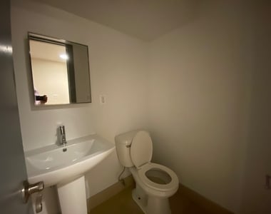 662 Park Place - Photo Thumbnail 8