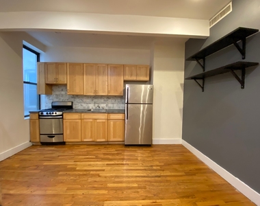 662 Park Place - Photo Thumbnail 3