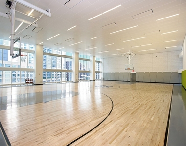 2 Court Square - Photo Thumbnail 13