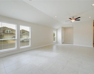 108  White Dunes Dr - Photo Thumbnail 6