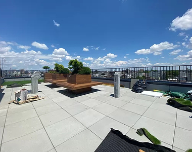 290 Union Avenue - Photo Thumbnail 7