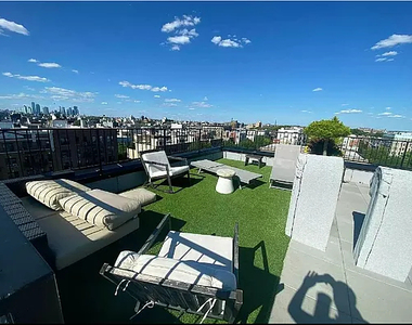 290 Union Avenue - Photo Thumbnail 8