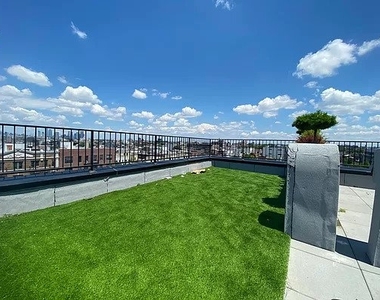 290 Union Avenue - Photo Thumbnail 10