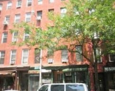 East 7th Street - Photo Thumbnail 13