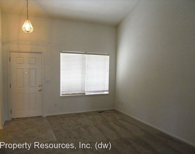 3152 West Yarrow Circle - Photo Thumbnail 5