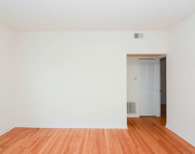 3036 W. Wellington, Unit 3 - Photo Thumbnail 12