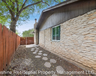 2517 Glen Springs Way - Photo Thumbnail 16