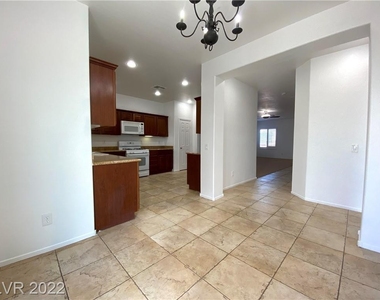 8413 Sherwood Park Drive - Photo Thumbnail 12