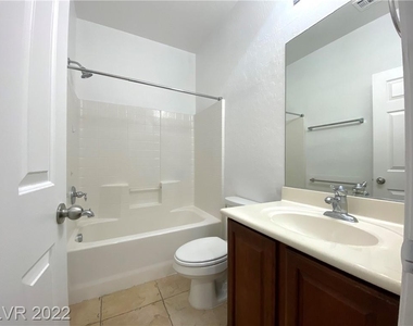 8413 Sherwood Park Drive - Photo Thumbnail 23