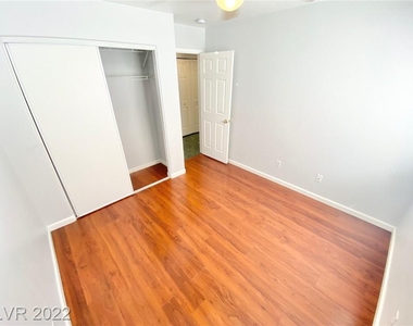 7584 Mcclintoc Drive - Photo Thumbnail 13