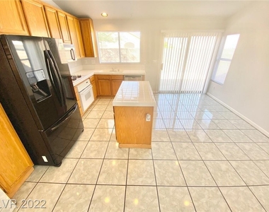 7584 Mcclintoc Drive - Photo Thumbnail 2