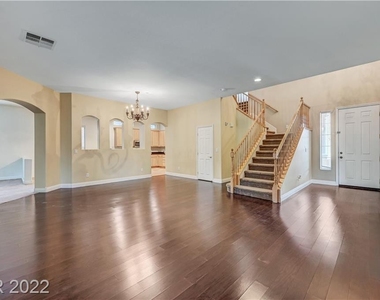 3916 Campanario Avenue - Photo Thumbnail 4