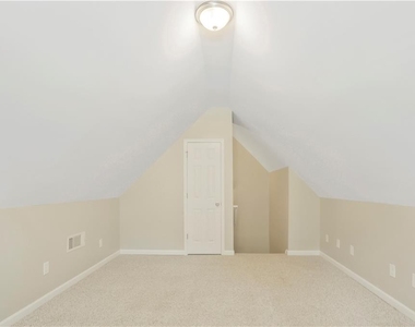 606 Penhollaway Court - Photo Thumbnail 24