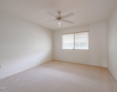 13737 W Summerstar Drive - Photo Thumbnail 22