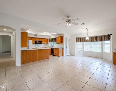 13737 W Summerstar Drive - Photo Thumbnail 14