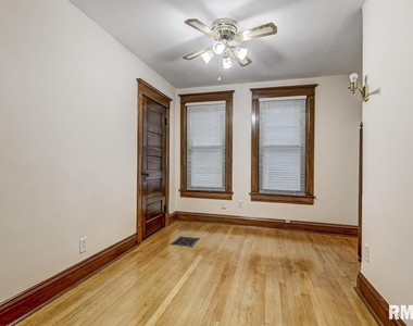 1421 Whittier Avenue - Photo Thumbnail 16