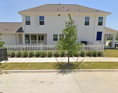 1536 Olive Street - Photo Thumbnail 9