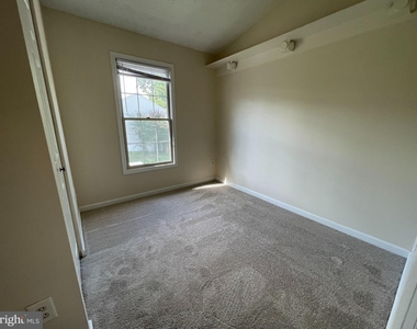 1103 Double Chestnut Court - Photo Thumbnail 16