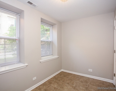 4941 N Saint Louis Avenue - Photo Thumbnail 14