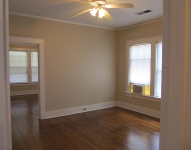 469 N Willett - Photo Thumbnail 10