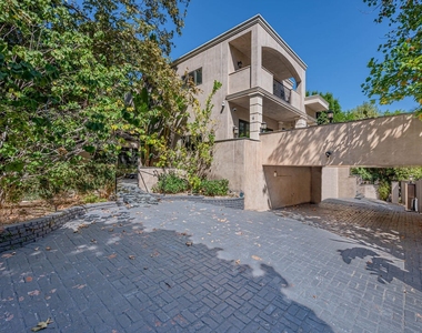 1600 Benedict Canyon Dr - Photo Thumbnail 47