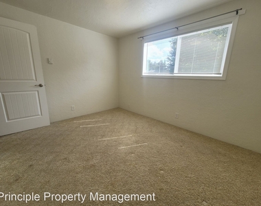 1597 Jeppesen Ave - Photo Thumbnail 16