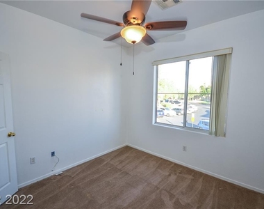 720 Peachy Canyon Circle - Photo Thumbnail 24