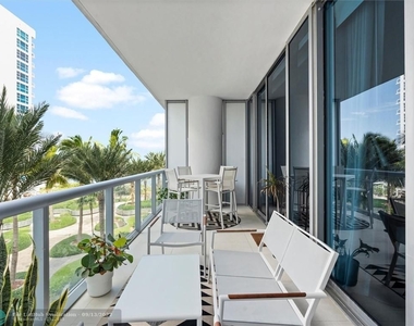 6799 Collins Ave - Photo Thumbnail 11