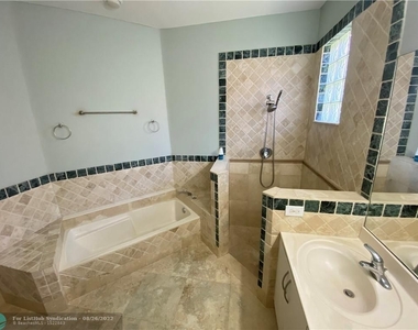 12538 Nw 53rd St - Photo Thumbnail 11