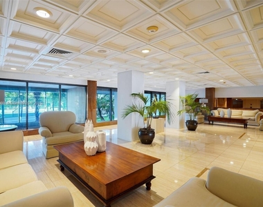 2333 Brickell Ave - Photo Thumbnail 6