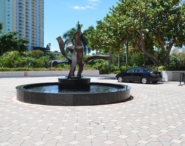 2333 Brickell Ave - Photo Thumbnail 21