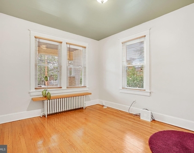 111 E Randolph Avenue - Photo Thumbnail 10