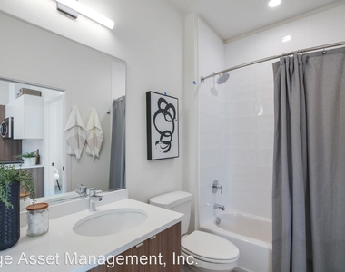 5531-5541 N Greeley Avenue - Photo Thumbnail 7