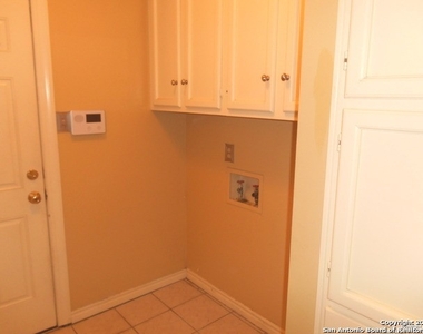 3906 Big Meadows St - Photo Thumbnail 13