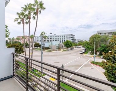 5350 Playa Vista Dr - Photo Thumbnail 11