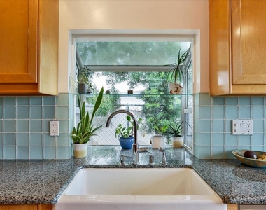 3520 Mountain View Ave - Photo Thumbnail 15