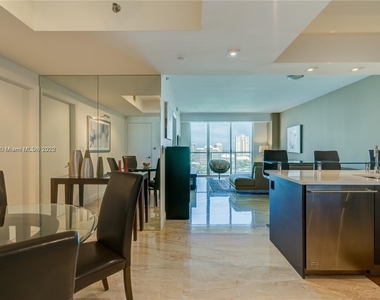 500 Brickell Ave Apt 1600 - Photo Thumbnail 17