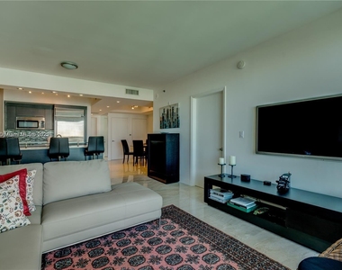 500 Brickell Ave Apt 1600 - Photo Thumbnail 3