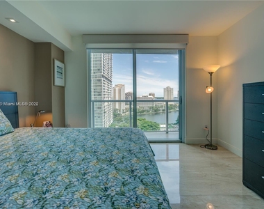 500 Brickell Ave Apt 1600 - Photo Thumbnail 10